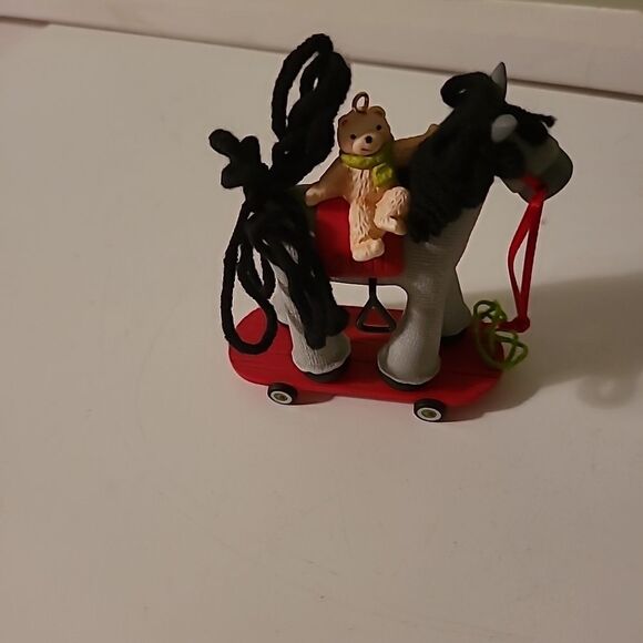 2011 Hallmark Keepsake Ornament - Picture 3 of 7